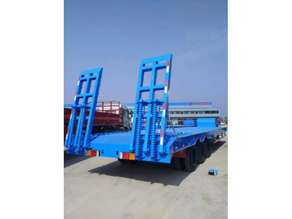 Three-axis low-flat (excavator) transport semi-trailer from Chengli