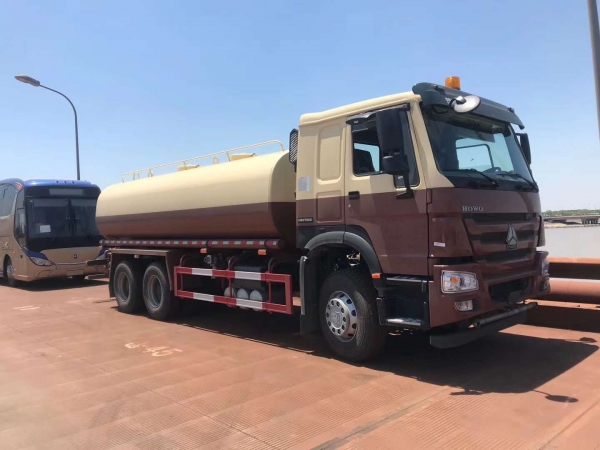SINOTRUK HOWO 6x4 20,000L water tank truck from China