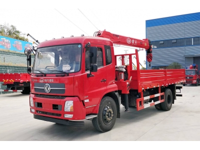 Dongfeng truck mounted with 8t CLW brand crane