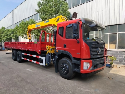 Dongfeng 6x4 truck mounted with 12t XCMG crane