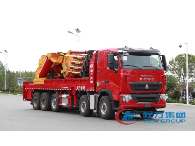 HOWO heavy-duty 200t boom crane truck