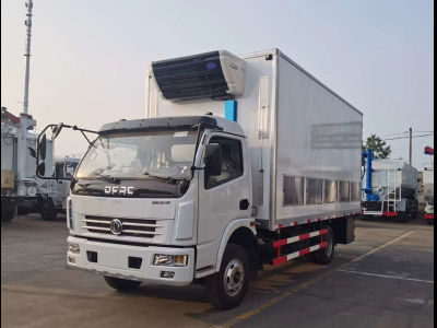 Dongfeng 8t chicks and livestock transport vehicle