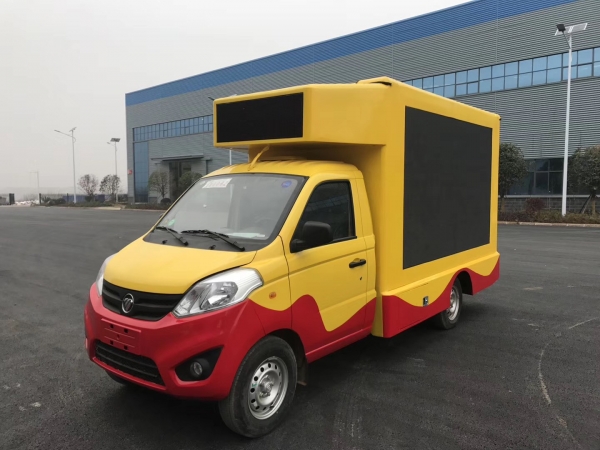 The correct operation of LED screens on advertising vehicle