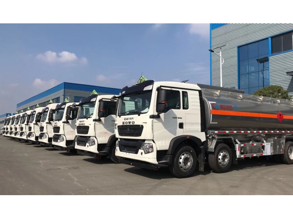 HOWO 8X4 25000L 5083 Aluminium alloy tank trucks
