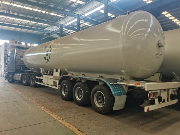 Loading and unloading operation method  of liquefied petroleum gas semi-trailer