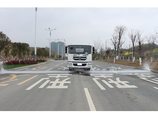 The correct usage of water tank truck pump