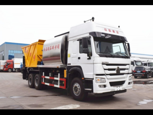 HOWO 6X4 336Hp chip sealer truck for sale