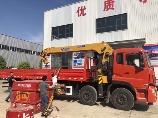 The welding of boom crane trucks