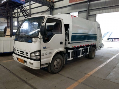 ISUZU 5m3 compactor garbage vehilce