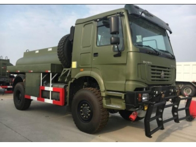 HOWO 4x4 All wheels off road fuel tank truck